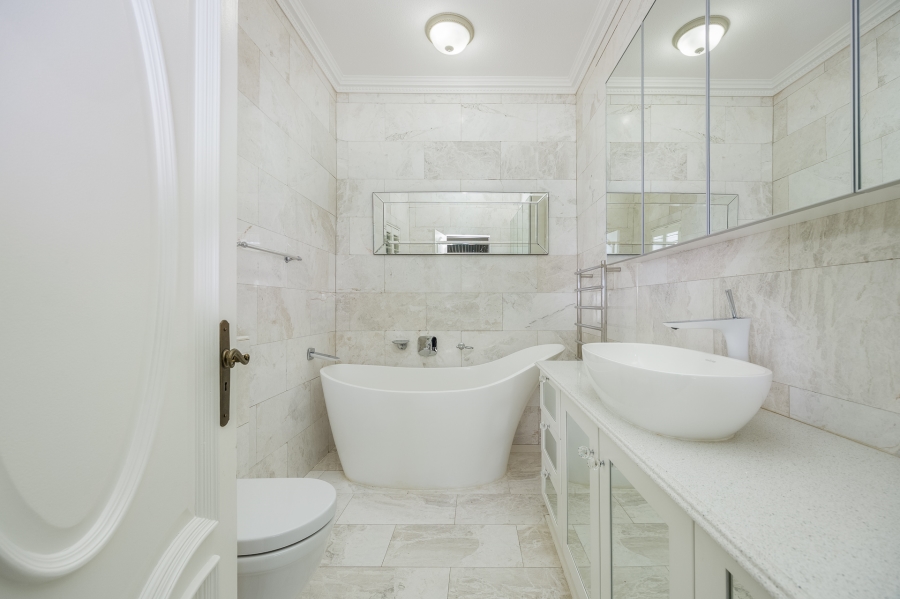 5 Bedroom Property for Sale in Val De Vie Estate Western Cape